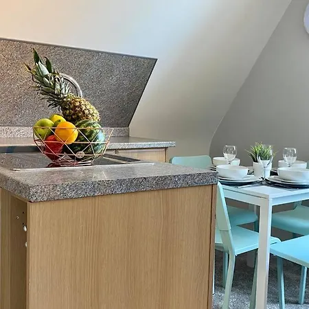 Beachside Bliss: Stylish Apartment near Bournemouth Exterior photo