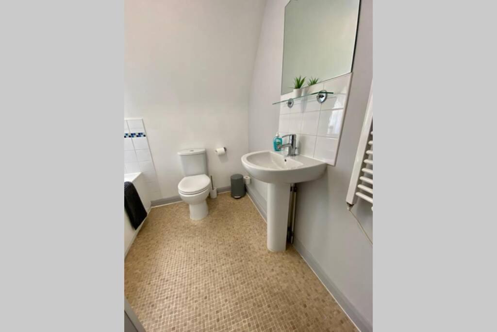 Appartement Stunning - 5 Minute Walk To The Beach! - Great Location - Parking - Fast Wifi - Smart Tv - Newly Decorated - Close To & Poole Town Centre & Sandbanks