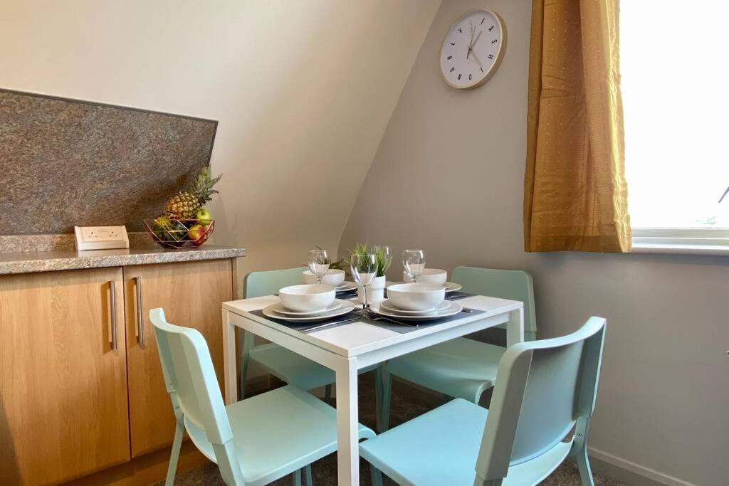 Appartement Stunning - 5 Minute Walk To The Beach! - Great Location - Parking - Fast Wifi - Smart Tv - Newly Decorated - Close To & Poole Town Centre & Sandbanks Bornemouth