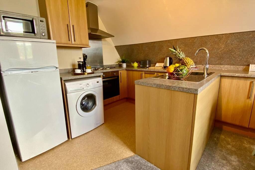 Appartement Stunning - 5 Minute Walk To The Beach! - Great Location - Parking - Fast Wifi - Smart Tv - Newly Decorated - Close To & Poole Town Centre & Sandbanks Bornemouth