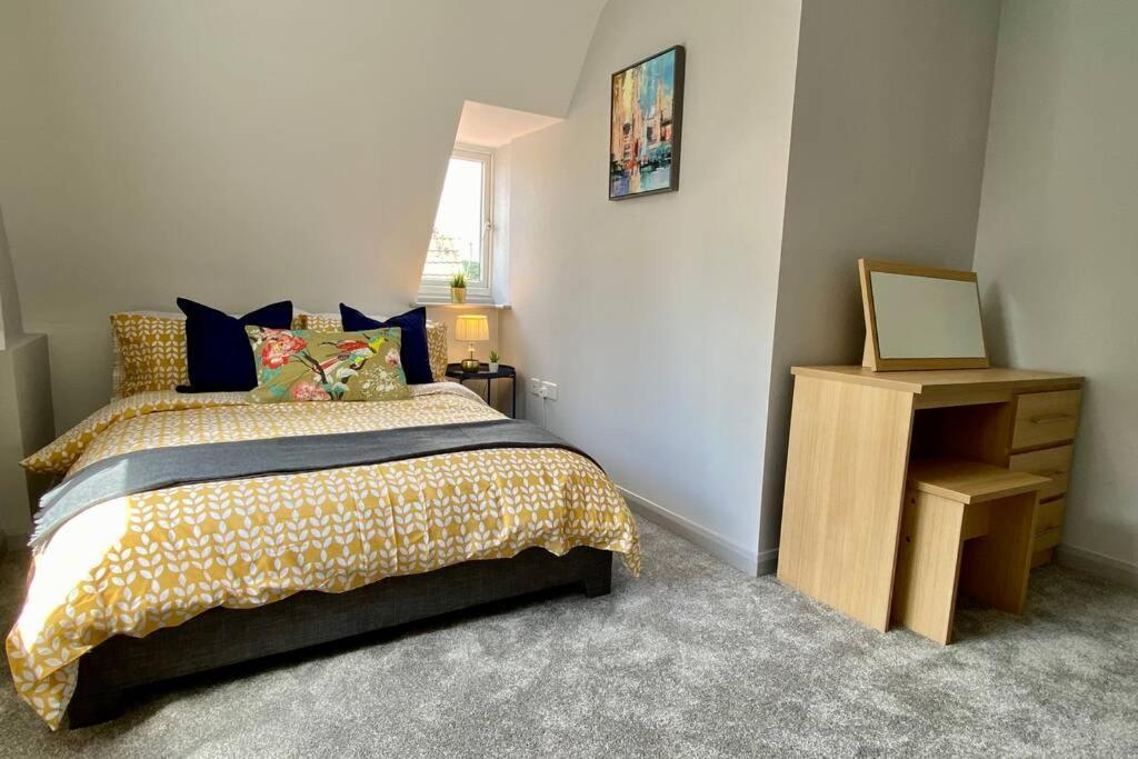 Appartement Stunning - 5 Minute Walk To The Beach! - Great Location - Parking - Fast Wifi - Smart Tv - Newly Decorated - Close To & Poole Town Centre & Sandbanks